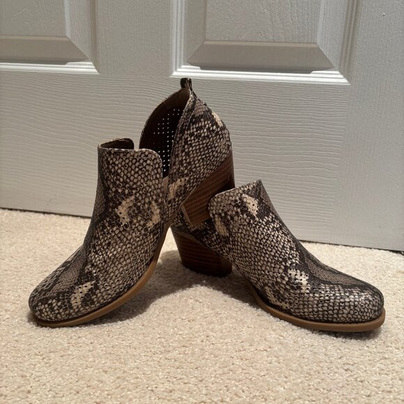 BareTraps snakeskin booties - Picture 1 of 3